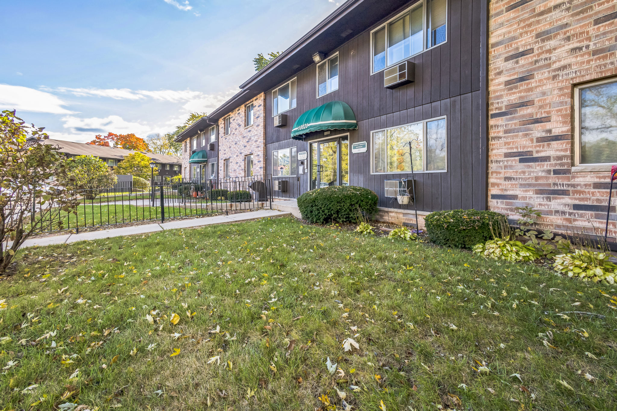 24610020_W_Forest_Home_Ave_Hales_Corners_WI_53130_USA-Exterior-IMG_0186.jpg