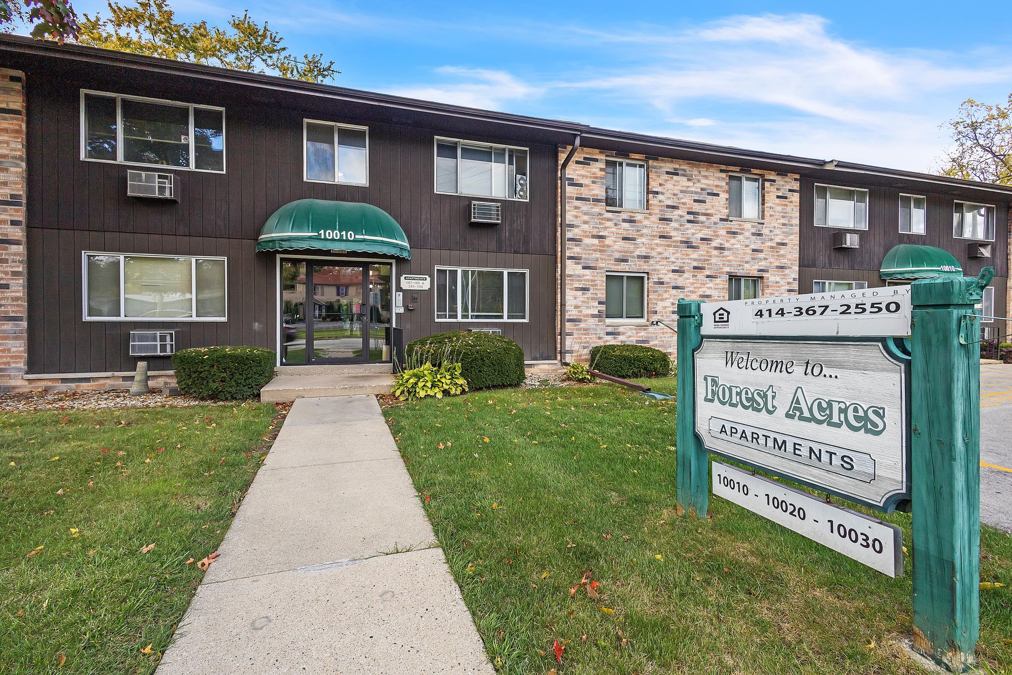 24610020_W_Forest_Home_Ave_Hales_Corners_WI_53130_USA-Exterior-IMG_0214.jpg