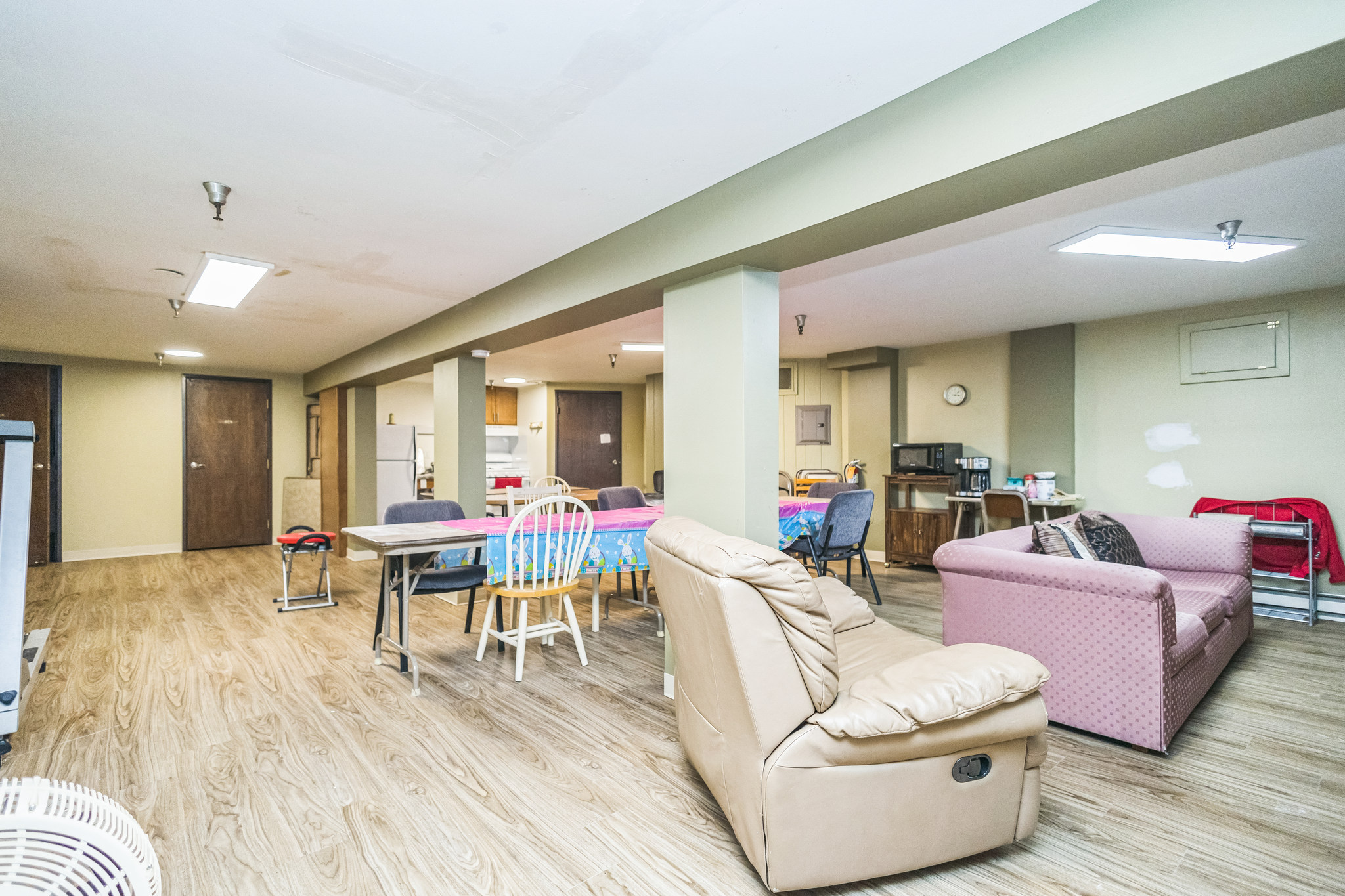 24610020_W_Forest_Home_Ave_Hales_Corners_WI_53130_USA-Living_room-IMG_0175.jpg