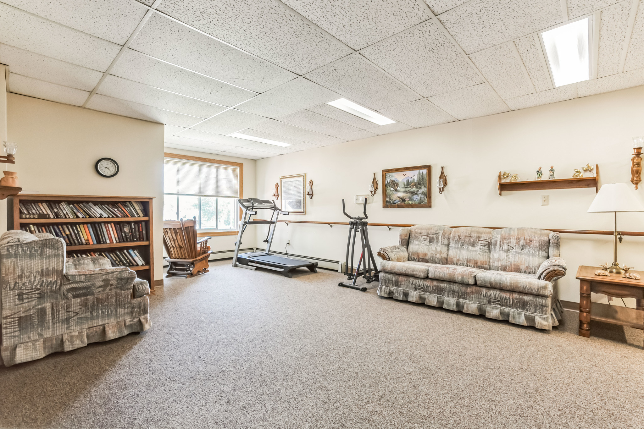 269710_Miner_Ave_W_Ladysmith_WI_54848_USA-Living_room-F2S08946.jpg