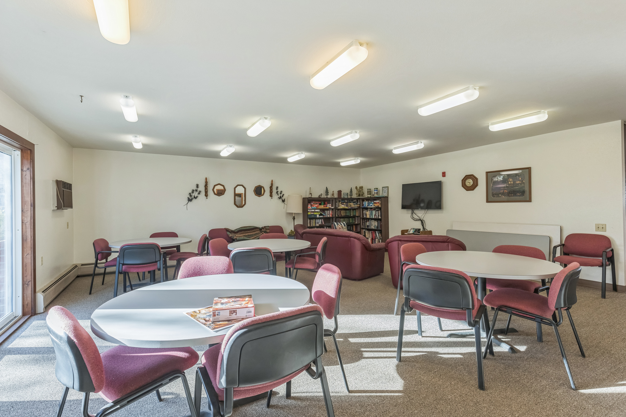 303495_S_Lake_Ave_Phillips_WI_54555_USA-Dining_room-MG_0297.jpg