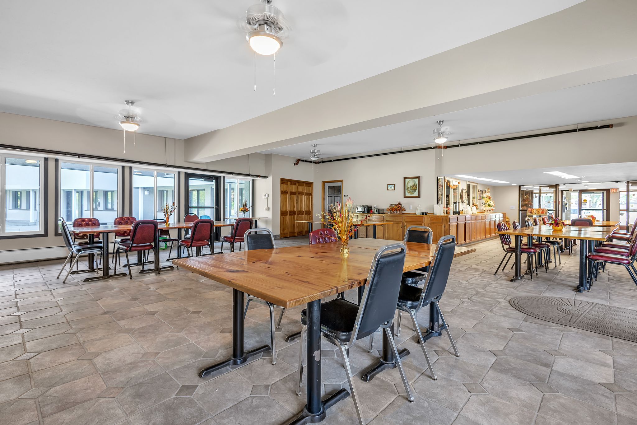 317407_Arbutus_Ave_Oconto_WI_54153_USA-Dining_room-IMG_9008.jpg