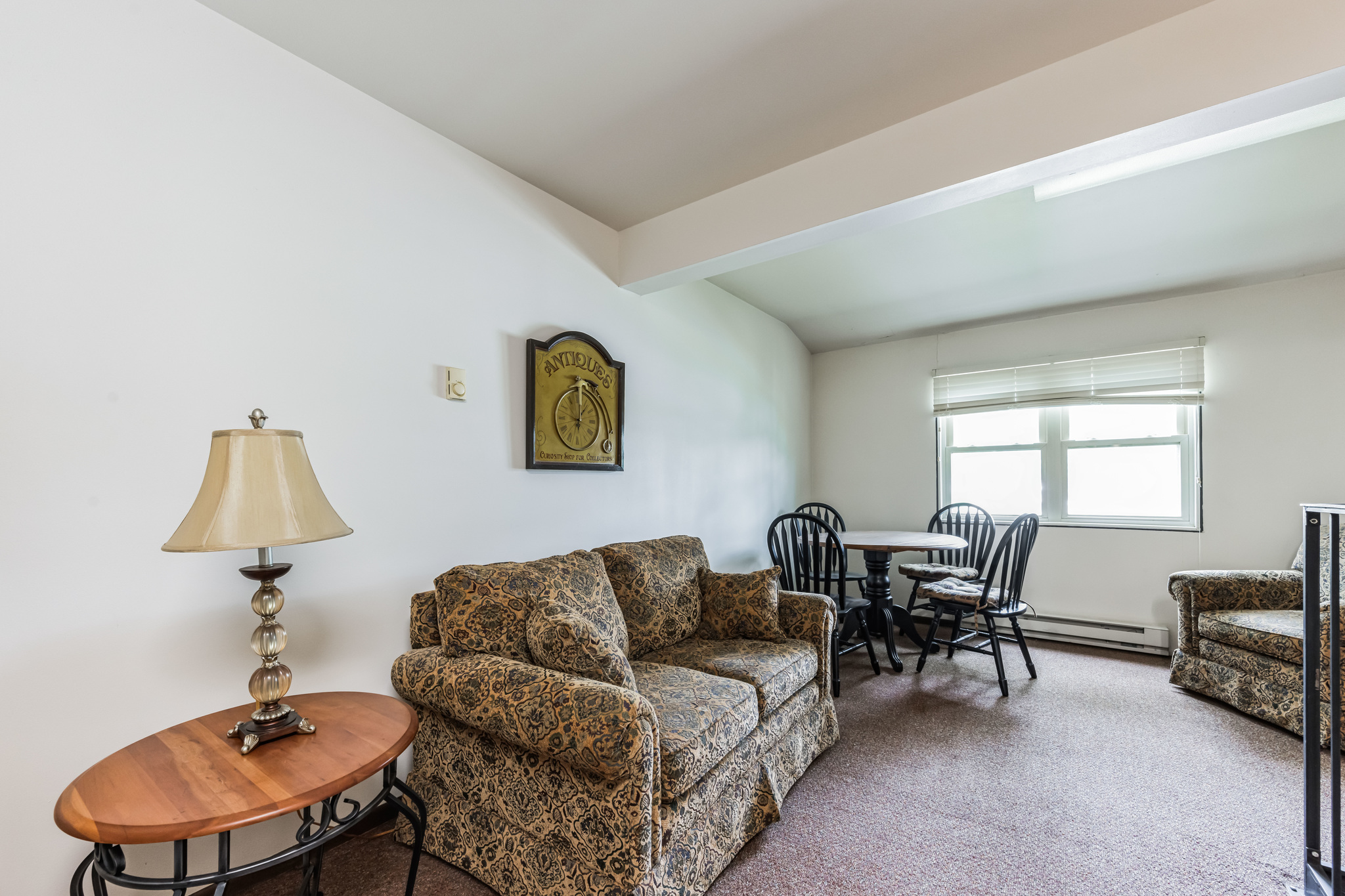 326210_Frogner_St_Iola_WI_54945_USA-Living_room-DSC_8788.jpg