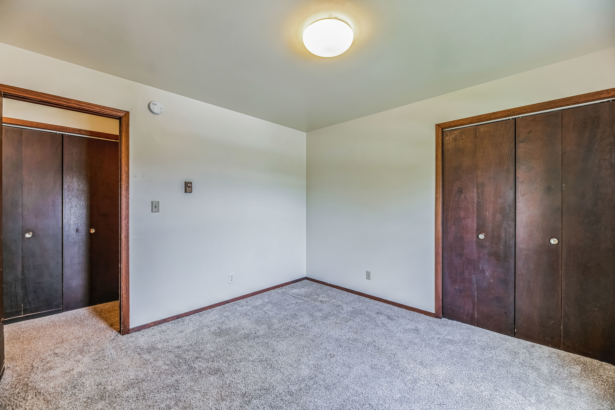 337120_3rd_Ave_Clear_Lake_WI_54005_USA-Foyer-120_3rd_Ave_Clear_Lake_WI_54005_USA_2012.jpg
