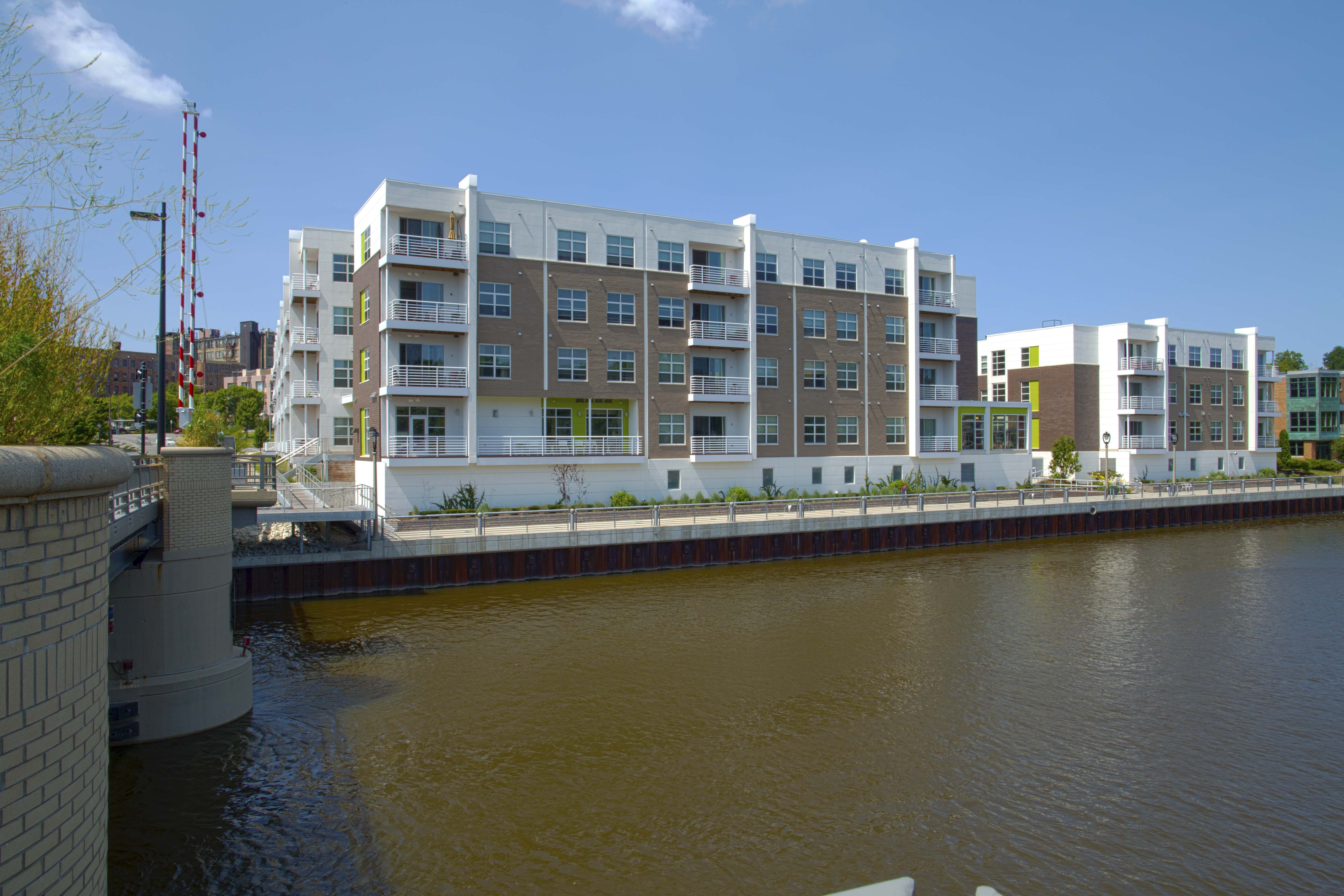 413Exterior2.jpg